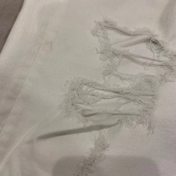 American Eagle Tomgirl distressed white jeans - Picture 3 of 7